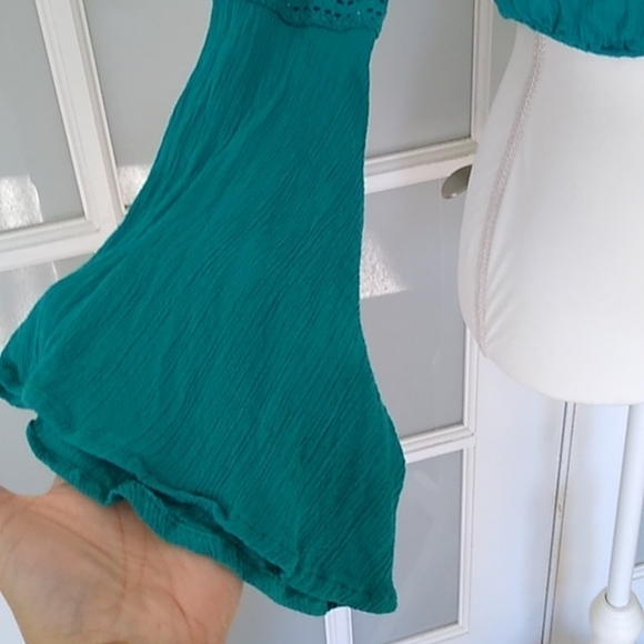 Band of Gypsies Crochet Off the Shoulder Crop Top in Turquoise - Picture 9 of 15